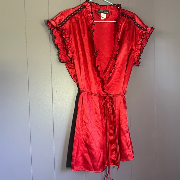 Vintage Y2K Red Satin Wrap Robe by Cinema Etoile Seductivewear – Size Large - Picture 3 of 6